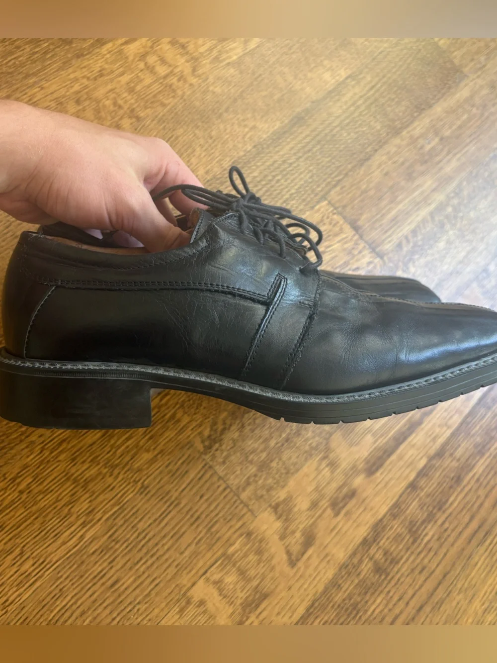Men's Venturini Black Leather square toe Lace-Up loafers size 9M great condition